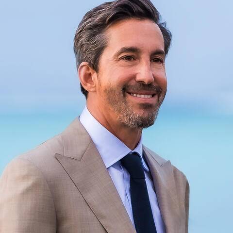 Max Mamondez Max Mamondez